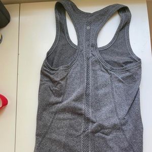 Lululemon top